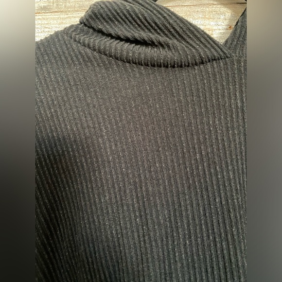Alo Muse Hoodie - Picture 4 of 7